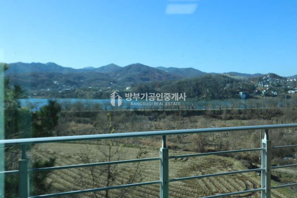 경기 양평군 양평읍 회현리 남한강 조망~ 철근콘크리트 구조, 벙커 주차장, 상수도, 양평읍 시내 5분 거리! 남한강 산책로가 앞에 있는 전원주택 월세 매매 매물번호 14806 사진 60