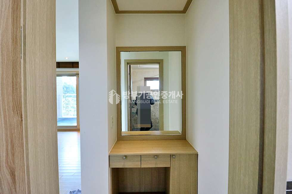 경기 양평군 양평읍 회현리 남한강 조망~ 철근콘크리트 구조, 벙커 주차장, 상수도, 양평읍 시내 5분 거리! 남한강 산책로가 앞에 있는 전원주택 월세 매매 매물번호 14806 사진 48