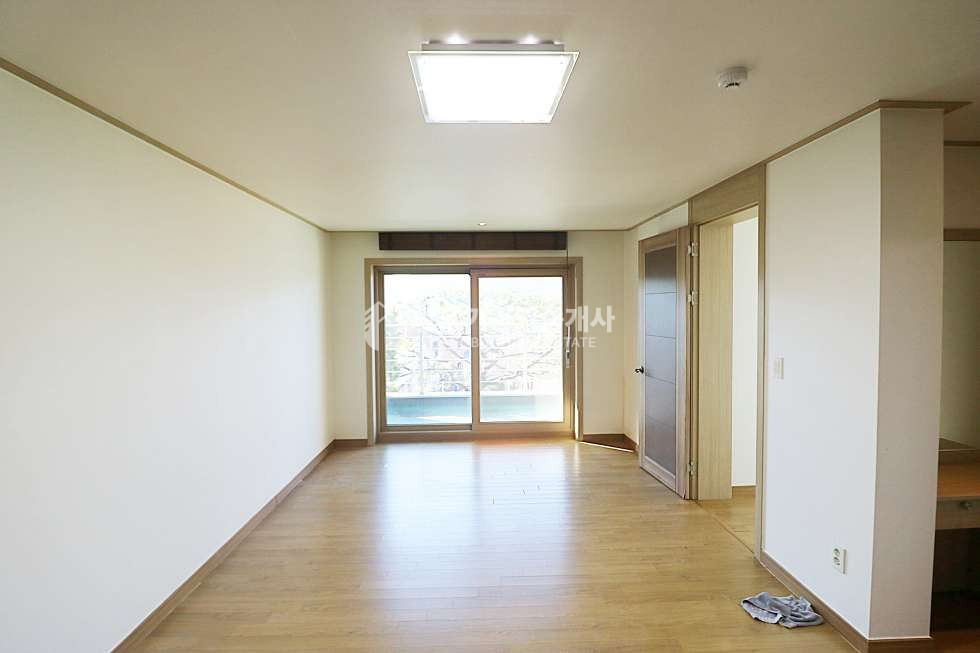 경기 양평군 양평읍 회현리 남한강 조망~ 철근콘크리트 구조, 벙커 주차장, 상수도, 양평읍 시내 5분 거리! 남한강 산책로가 앞에 있는 전원주택 월세 매매 매물번호 14806 사진 44