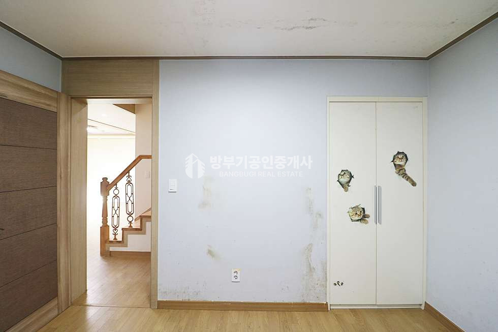경기 양평군 양평읍 회현리 남한강 조망~ 철근콘크리트 구조, 벙커 주차장, 상수도, 양평읍 시내 5분 거리! 남한강 산책로가 앞에 있는 전원주택 월세 매매 매물번호 14806 사진 37