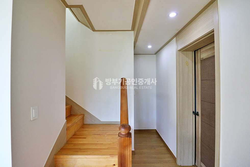 경기 양평군 양평읍 회현리 남한강 조망~ 철근콘크리트 구조, 벙커 주차장, 상수도, 양평읍 시내 5분 거리! 남한강 산책로가 앞에 있는 전원주택 월세 매매 매물번호 14806 사진 40