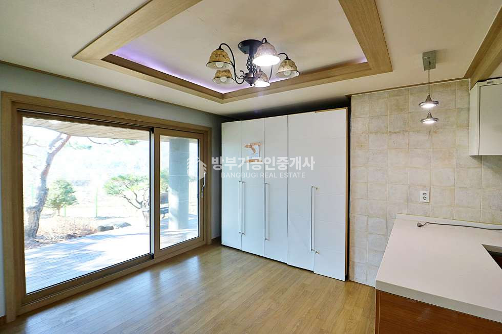 경기 양평군 양평읍 회현리 남한강 조망~ 철근콘크리트 구조, 벙커 주차장, 상수도, 양평읍 시내 5분 거리! 남한강 산책로가 앞에 있는 전원주택 월세 매매 매물번호 14806 사진 24