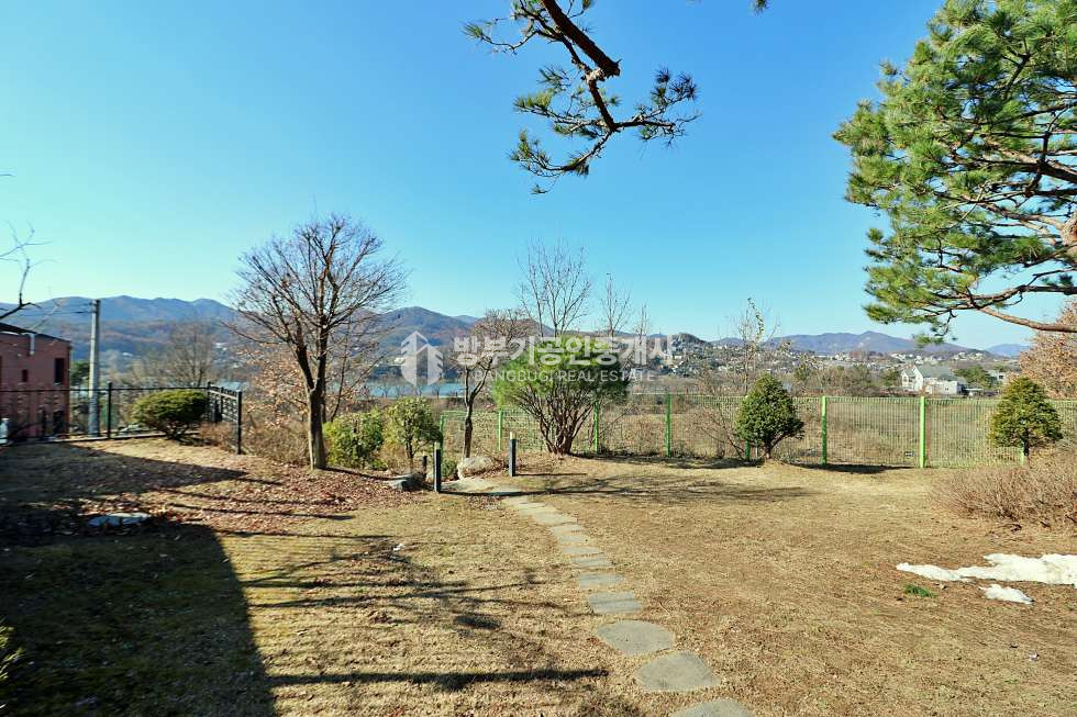경기 양평군 양평읍 회현리 남한강 조망~ 철근콘크리트 구조, 벙커 주차장, 상수도, 양평읍 시내 5분 거리! 남한강 산책로가 앞에 있는 전원주택 월세 매매 매물번호 14806 사진 16
