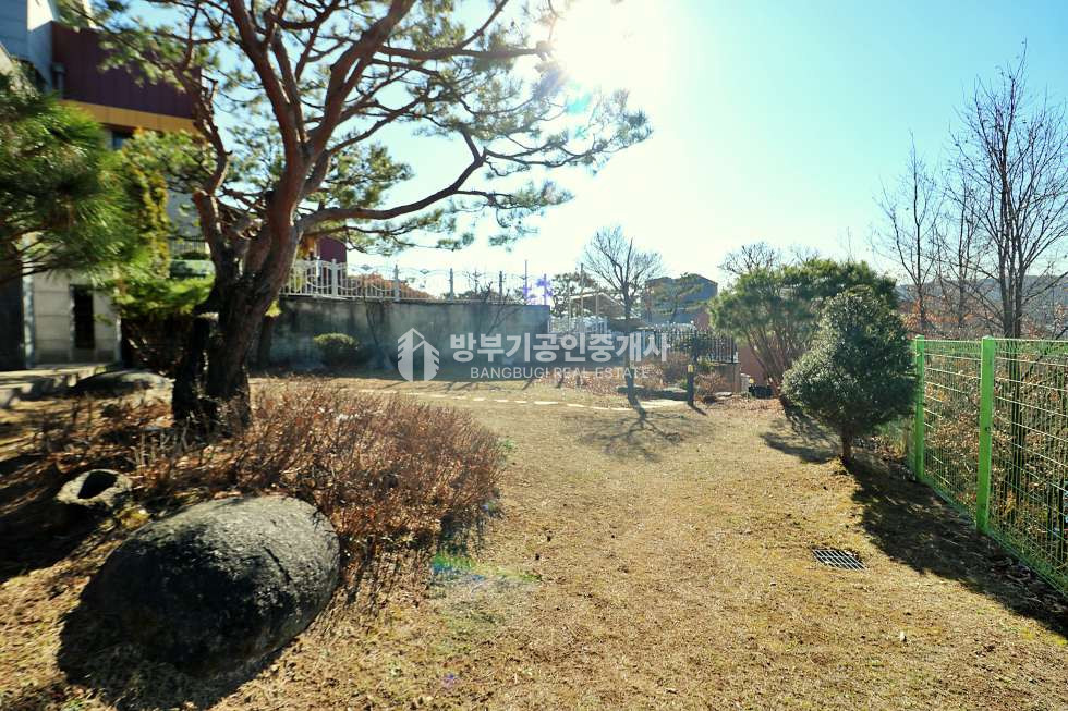 경기 양평군 양평읍 회현리 남한강 조망~ 철근콘크리트 구조, 벙커 주차장, 상수도, 양평읍 시내 5분 거리! 남한강 산책로가 앞에 있는 전원주택 월세 매매 매물번호 14806 사진 15