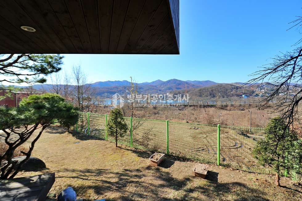 경기 양평군 양평읍 회현리 남한강 조망~ 철근콘크리트 구조, 벙커 주차장, 상수도, 양평읍 시내 5분 거리! 남한강 산책로가 앞에 있는 전원주택 월세 매매 매물번호 14806 사진 13