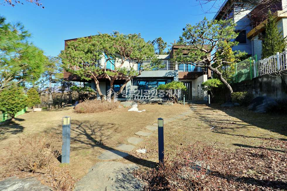 경기 양평군 양평읍 회현리 남한강 조망~ 철근콘크리트 구조, 벙커 주차장, 상수도, 양평읍 시내 5분 거리! 남한강 산책로가 앞에 있는 전원주택 월세 매매 매물번호 14806 사진 6